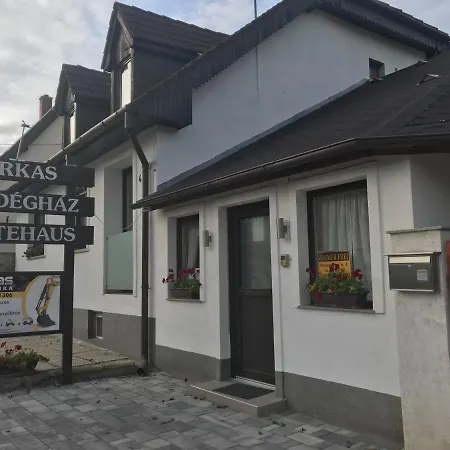 Farkas Vendeghaz Gasthuis *