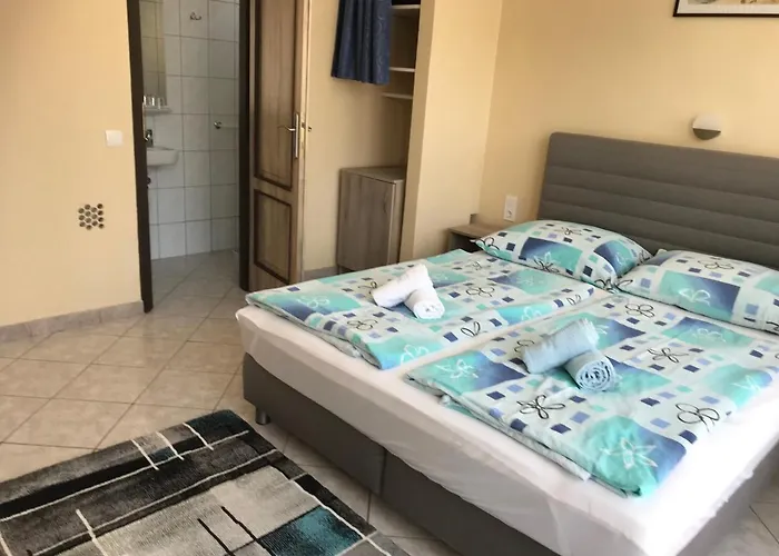 Konukevi Farkas Vendeghaz 3*